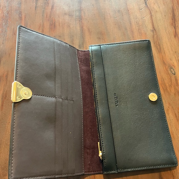 Coach Black and Gold Women’s Leather Wallet - Picture 3 of 8